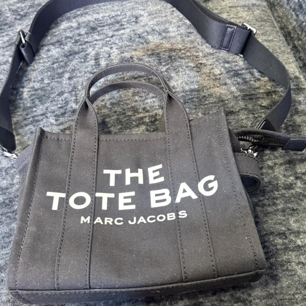 Marc Jacobs Black Belt Bag